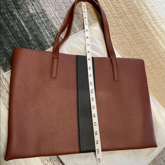 Vince Camuto vegan leather tote - Picture 2 of 6